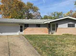 11 Oxford Pl, Saint Charles, MO 63301
