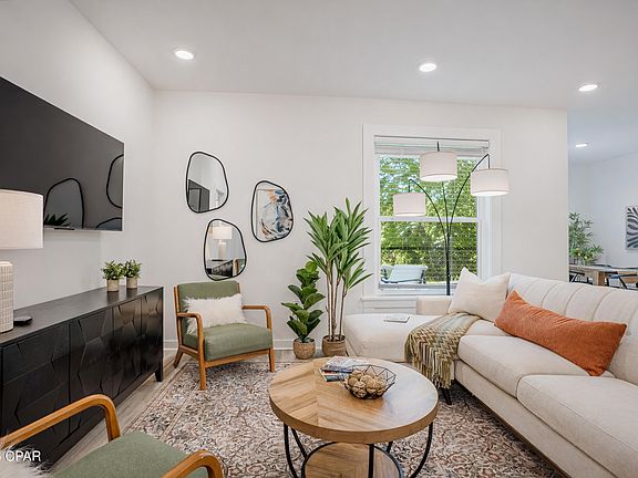 5th image of 2013 Baldwin St