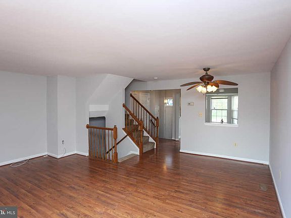 4th image of 303 Stone Hollow Ct
