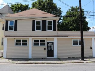 80 Victoria Ave, Cranston, RI 02920