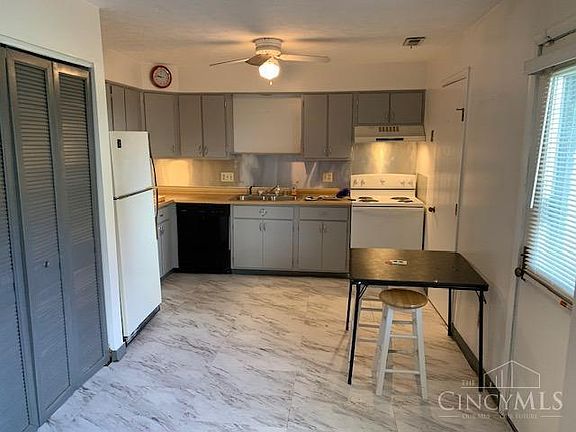 4th image of 1930 Chaucer Dr Unit C