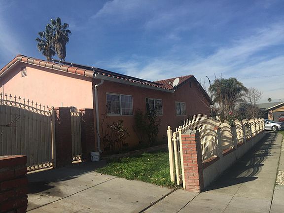 3rd image of 1618 Honeysuckle Dr