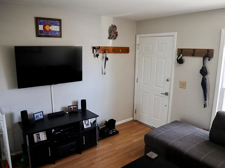 E Buchanan Pl — Photo 6