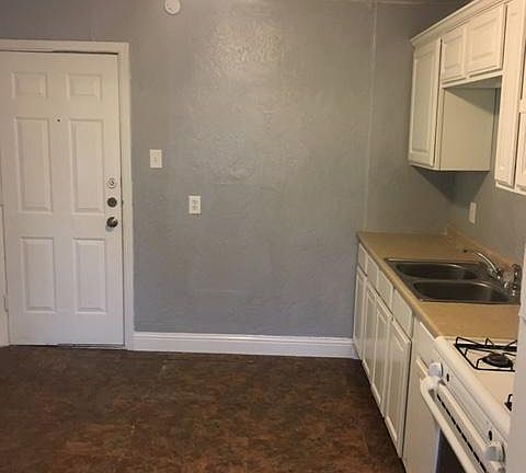 3rd image of 516 Cascade Dr