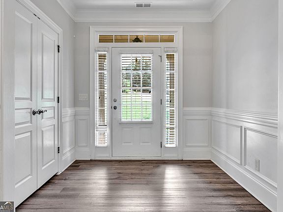 3rd image of 247 Chandler Walk