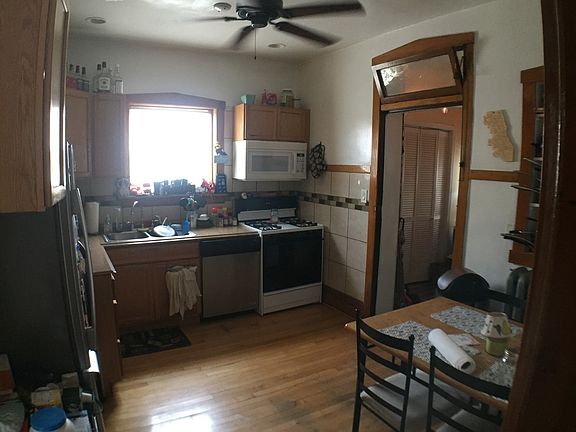 3rd image of 4821 W Cornelia Ave
