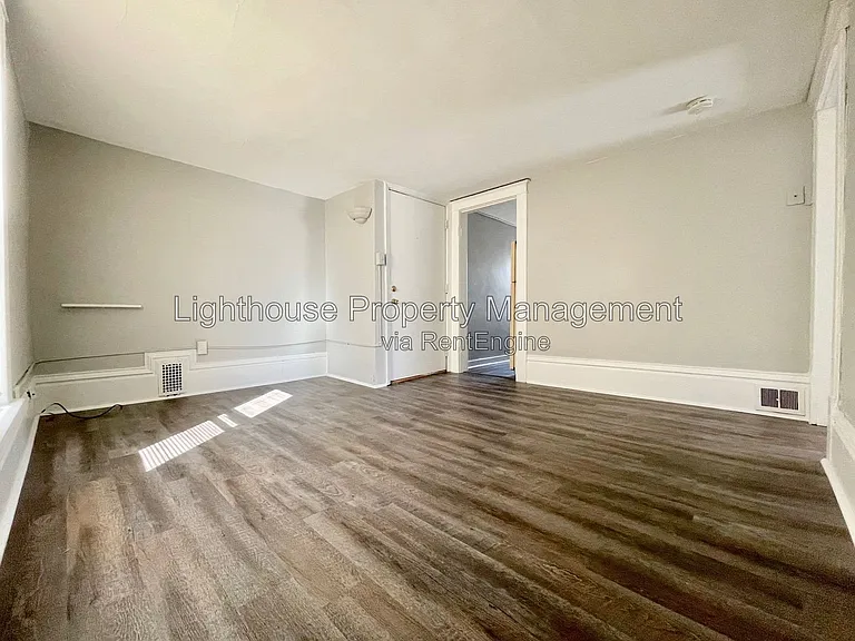 615 Prospect Ave NE #3 — Photo 5