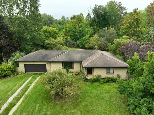 1864 126th Ave, Hopkins, MI 49328