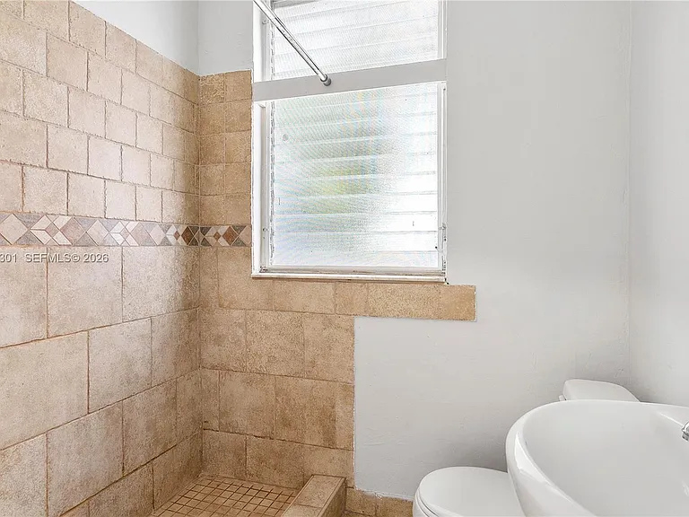 1507 Meridian Ave #7 — Photo 8
