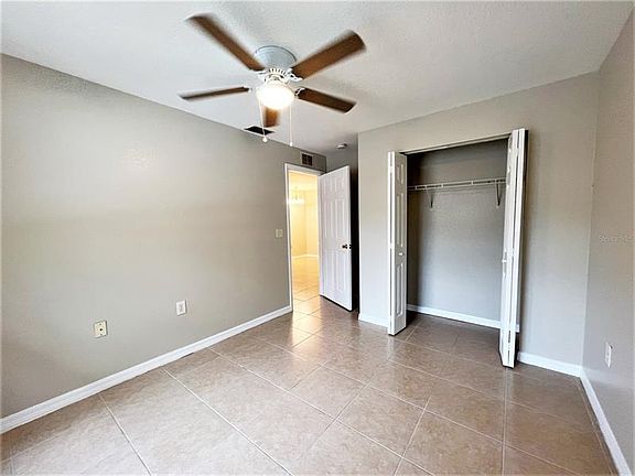 5th image of 966 22nd Ave S #106