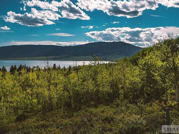 2nd image of 3865 Overlook Dr