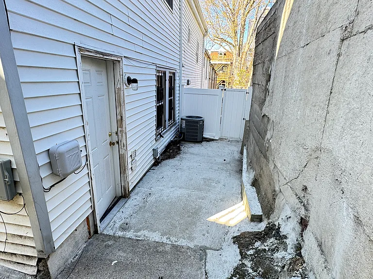 6 Saint James Pl — Photo 20