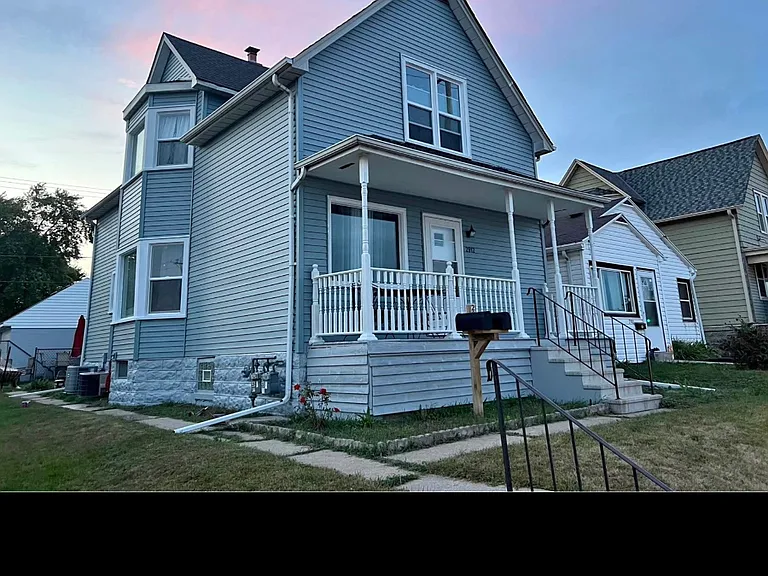 2912 S Chicago Ave — Photo 5