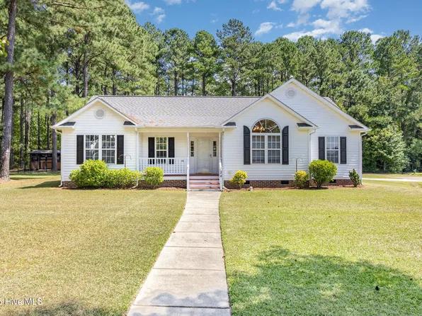 24 Bradford Street, Smithfield, NC 27577