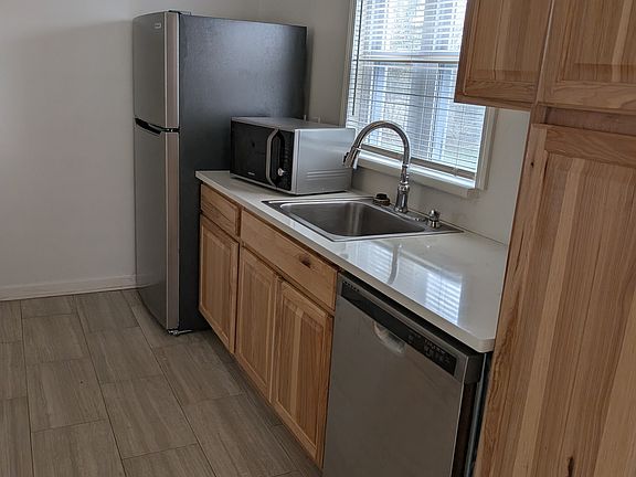 3rd image of 18 Stanford Rd