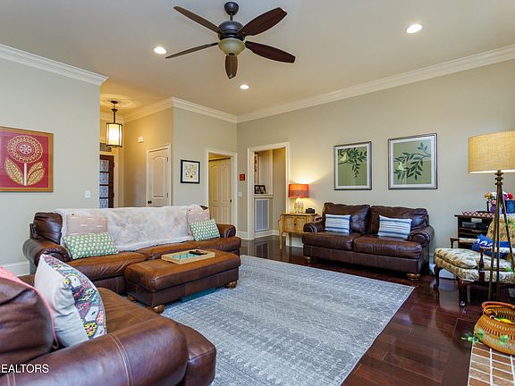 5th image of 299 E Deer Creek Dr