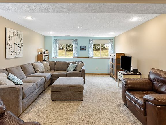 5th image of 10005 Bayern Ln