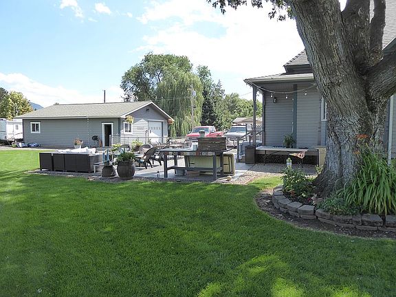 Detached garage and patio
