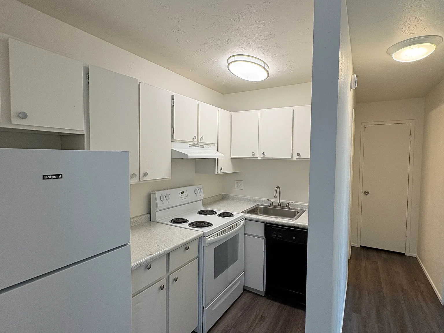 Caledonian Apartments — Photo 4