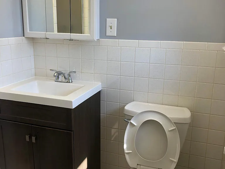 909 Martingale Dr — Photo 12