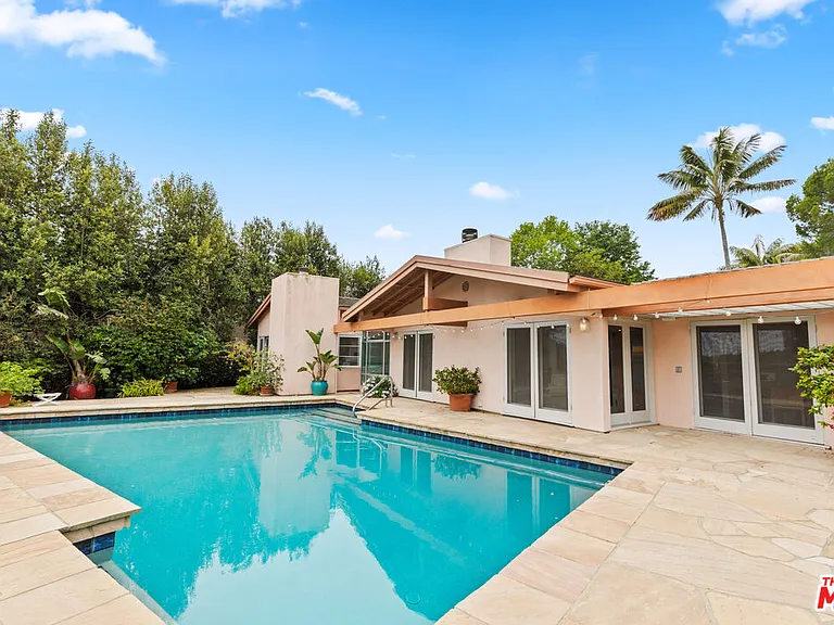 7122 Dume Dr — Photo 15