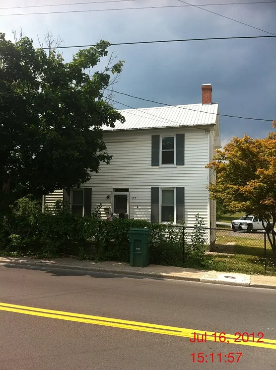 713 E Moler - 1 — Photo 1