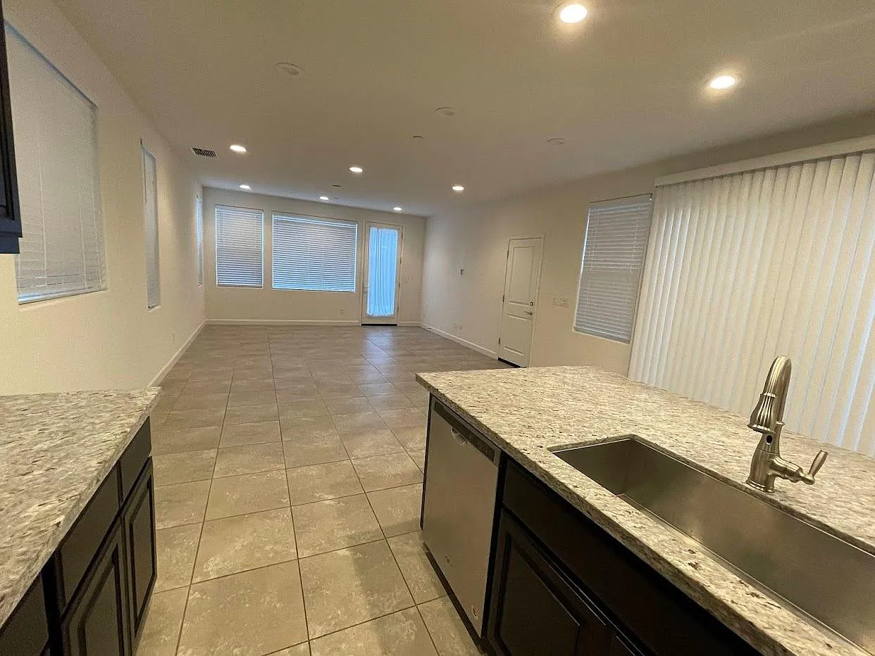 538 E Marcello Ave — Photo 4