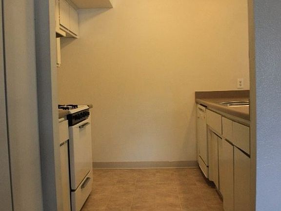 4th image of 31975 Yucaipa Blvd APT 4