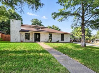 2902 Panhandle Dr, Grapevine, TX 76051