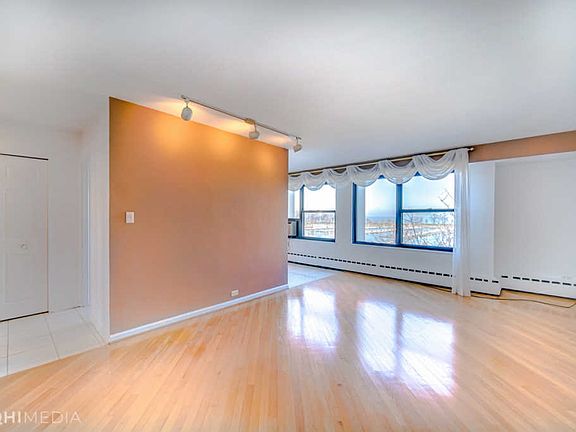 2nd image of 3410 N Lake Shore Dr APT 5F