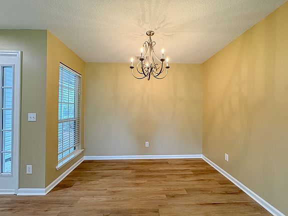 5th image of 304 Brina Rd