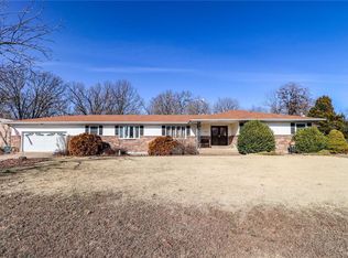 19595 Houston Rd, Lebanon, MO 65536