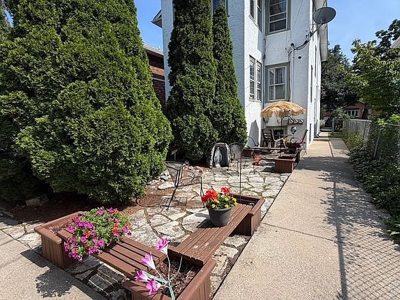 4th image of 9002 Sheridan Ave #1