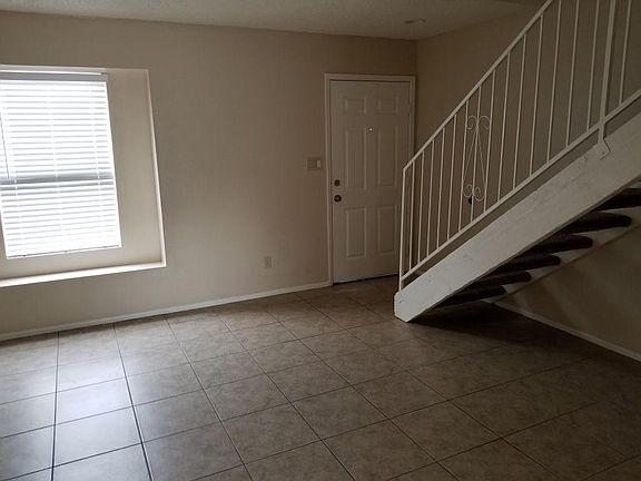 3rd image of 1439 E Knoll Cir APT 1