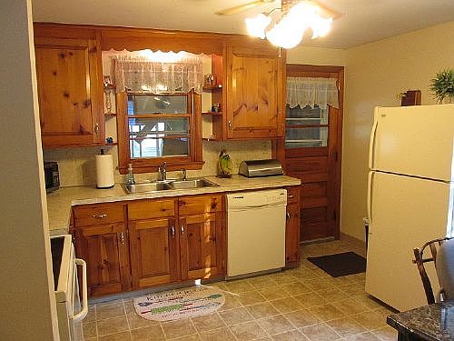 2nd image of 435 Linwood Ave