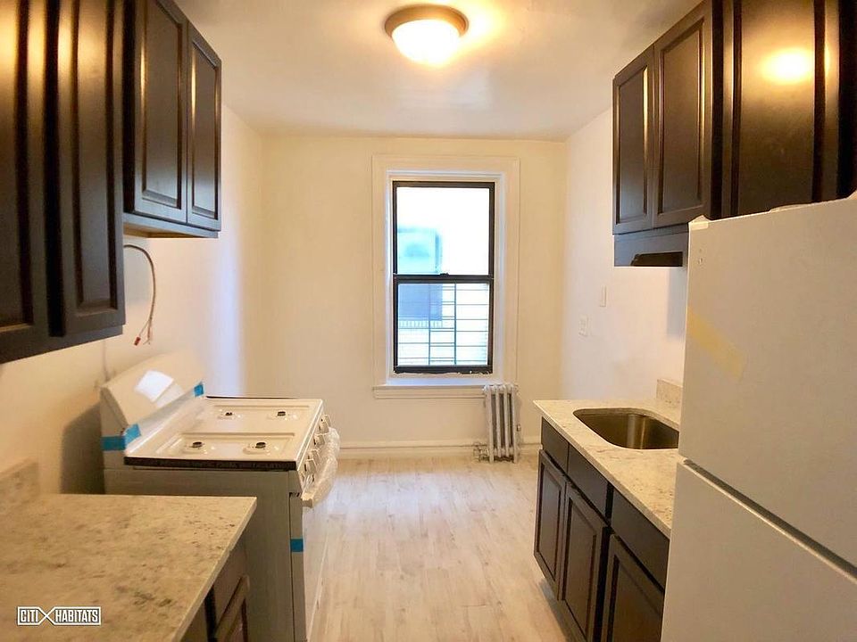 2nd image of 623 E 5th St APT D1