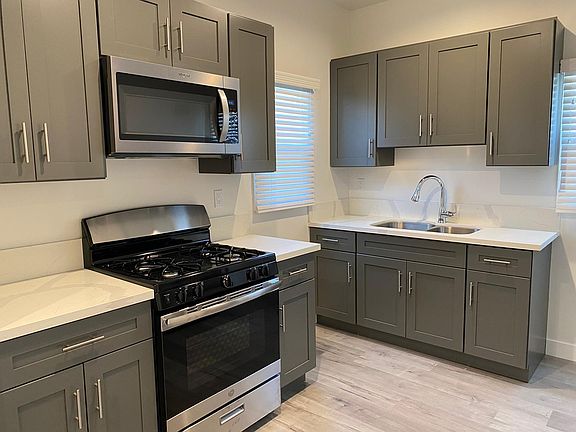 5th image of 1441 Edgecliffe Dr #24