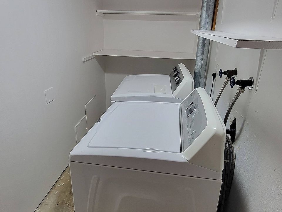 Utility room off the kitchen