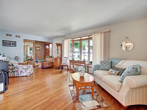 5th image of 12132 S James Dr