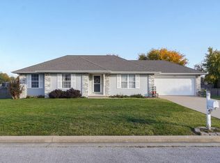 109 Canon Ave, Clever, MO 65631