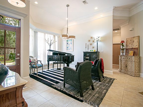 2nd image of 11503 Briarstone Pl