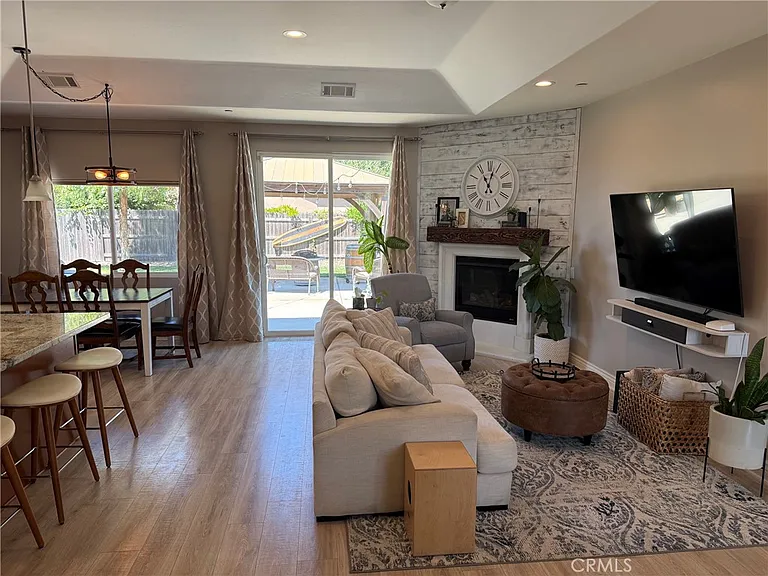 329 Dressler Ave — Photo 5