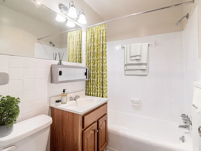 Three Chopt West Apartments — Photo 8