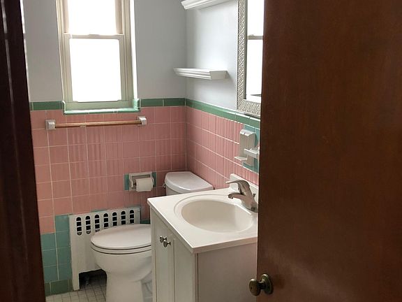 3rd image of 7714 Laurel Ave APT 4