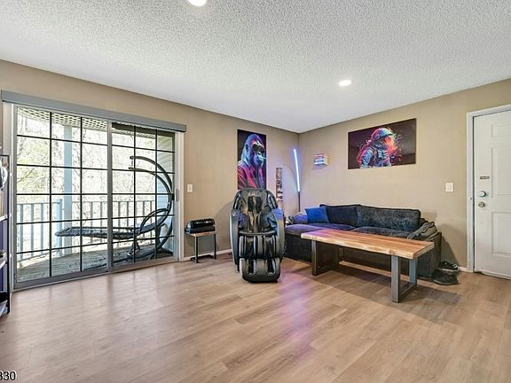 2nd image of 111 Raintree Ln #111