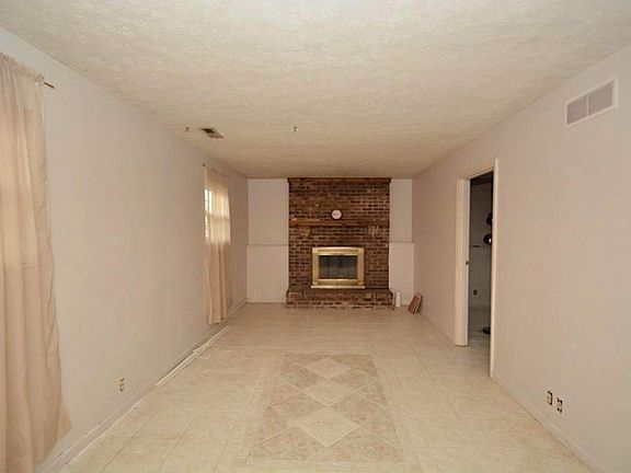 5th image of 6098 Donna Jay Dr
