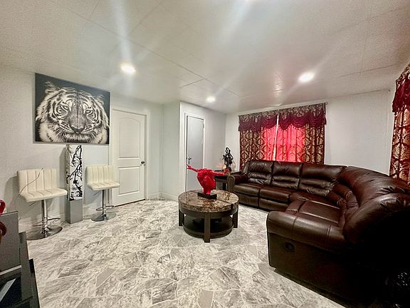 2nd image of 503 West Ave
