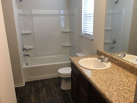5th image of 1809 Yarrow Dr