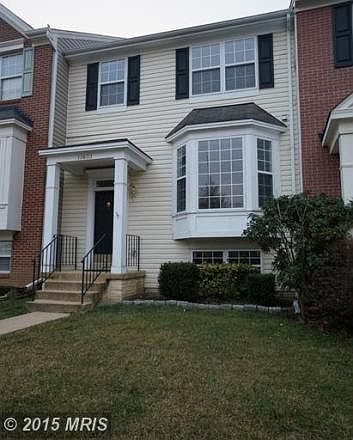 Front Facade w/Covered Porch