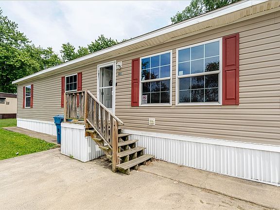 4th image of 861 4th St